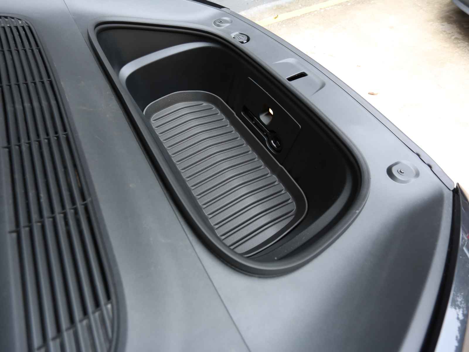 TJ377_TeslaModelY2025Juniper_FrontTrunkMat_PRR