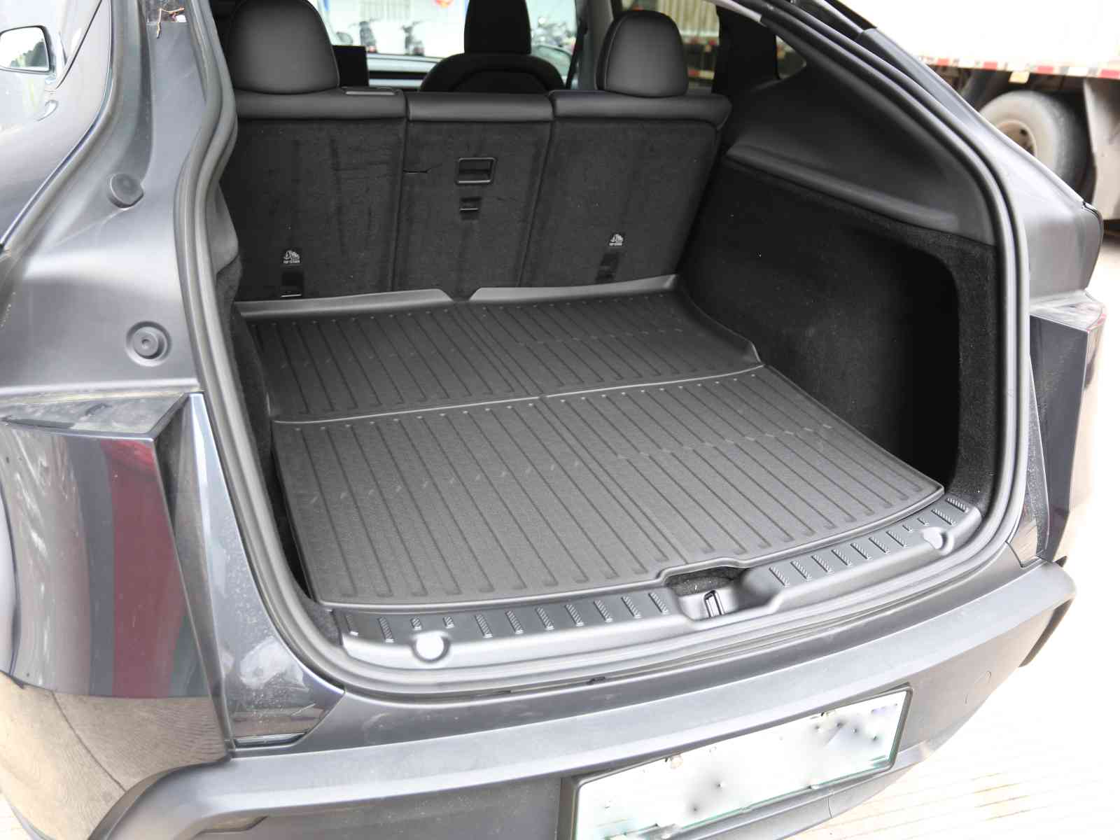 TJ378_TeslaModelY2025JuniperTrunkMat_BootLiner