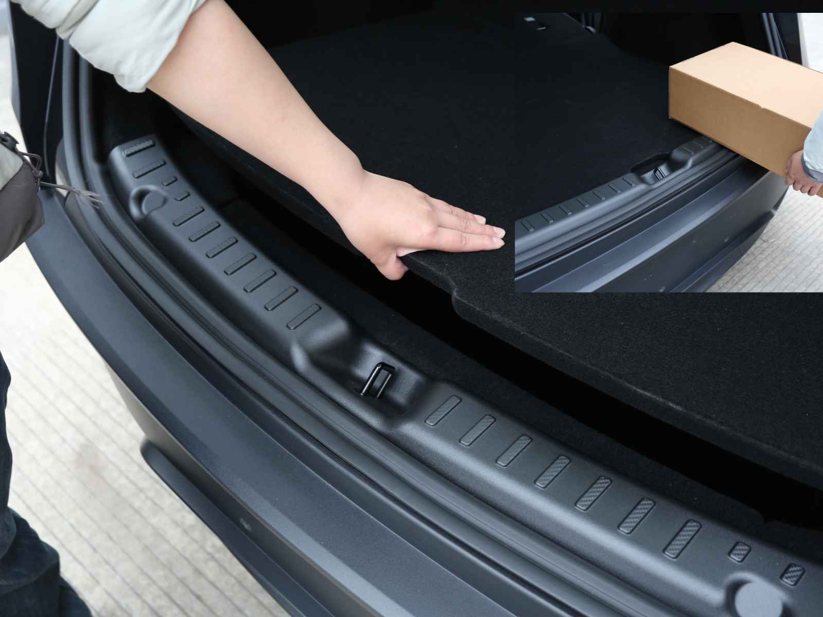 TJ381_TeslaModelY2025JuniperRearBumperSillProtector_BootSillGuard