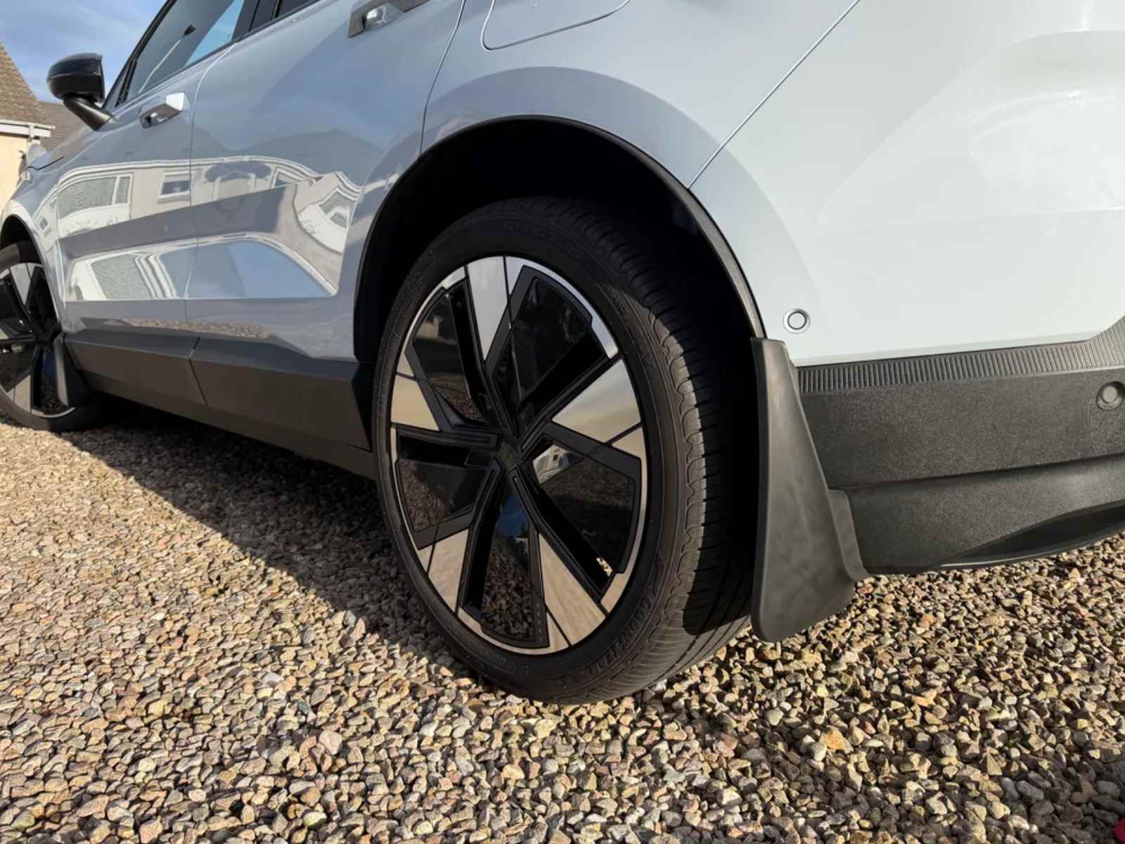 VX30-396_VolvoEX30MudFlaps_SplashGuard