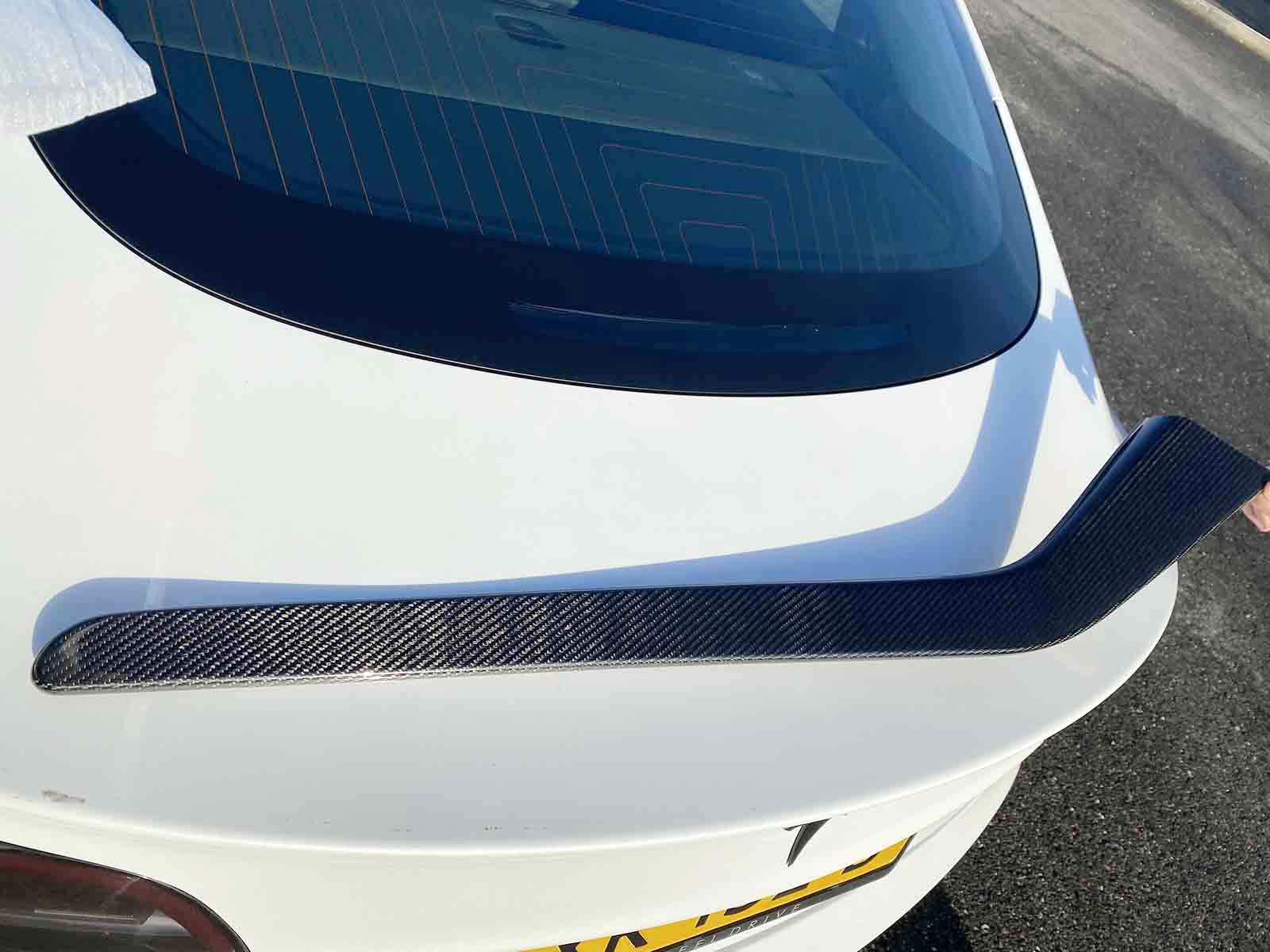 Model 3&Y: Middle Console Edge Trim (Genuine Carbon Fiber Collection) - Torque Alliance