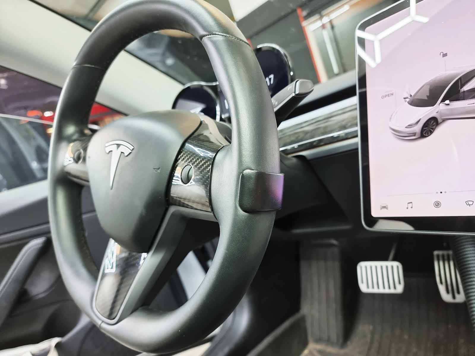 Tesla Model 3/Y: Steering Wheel Counter Weight, Autopilot Buddy
