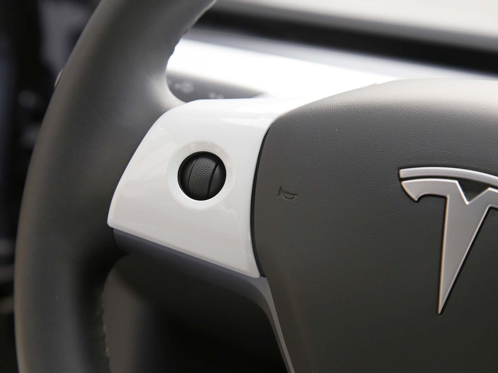 Model 3/Y: Steering Wheel Decal Trim Set (3 pcs)