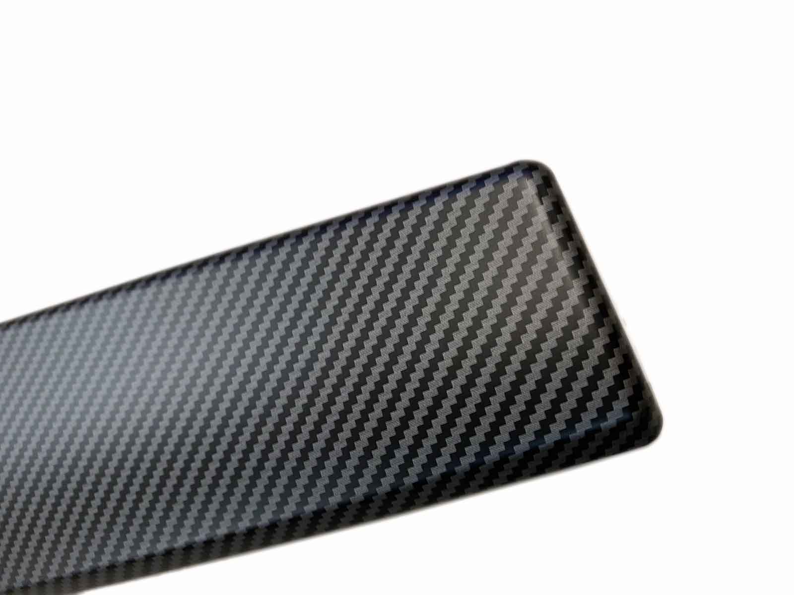 Tesla Model Y: Armaturenbrettverkleidung