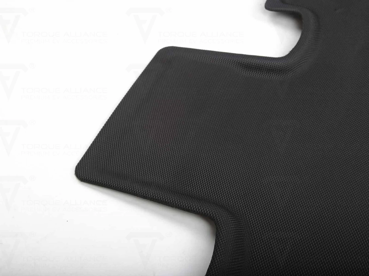 Tesla Model Y: Allwetter-Fußmatten-Set für den Innenraum (3 Stück, 3D-TPR- Gummi - Torque Alliance