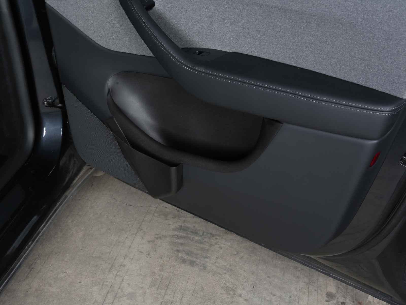 TJ386_TeslaModelY2025JuniperDoorPocket