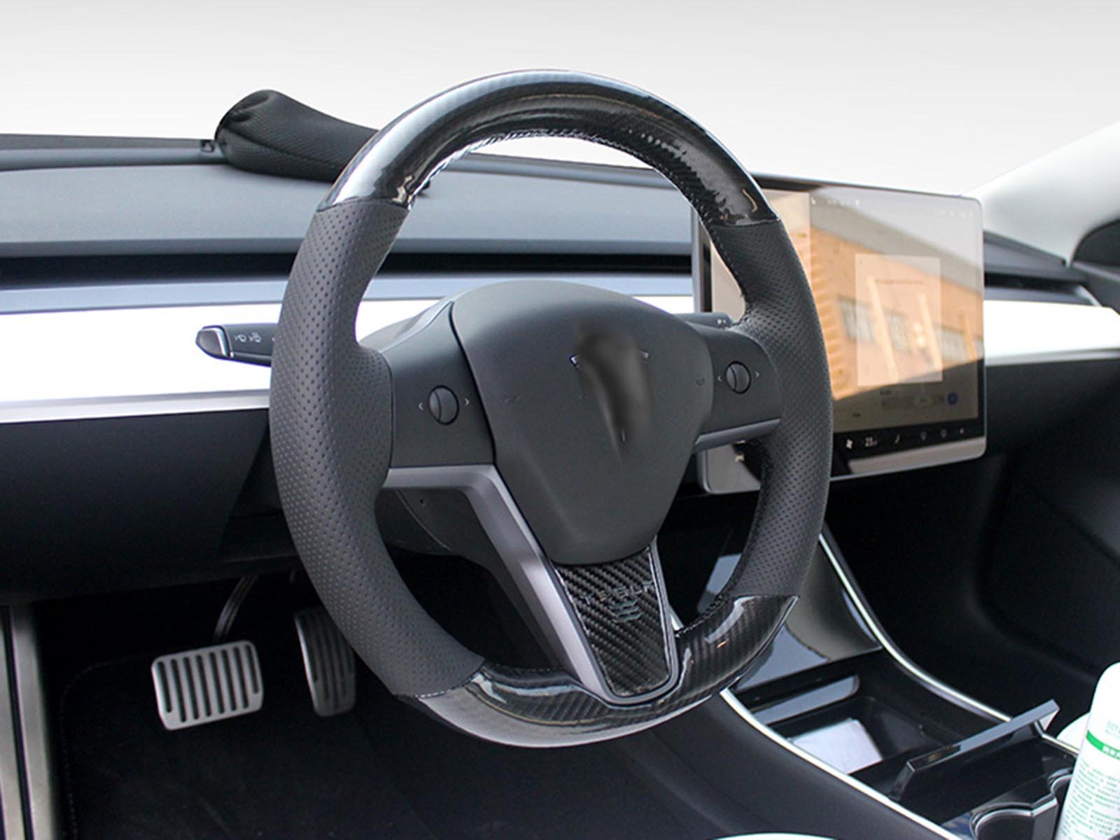 Tesla Model 3 and Model Y: Custom Made Carbon Fiber Steering Wheel