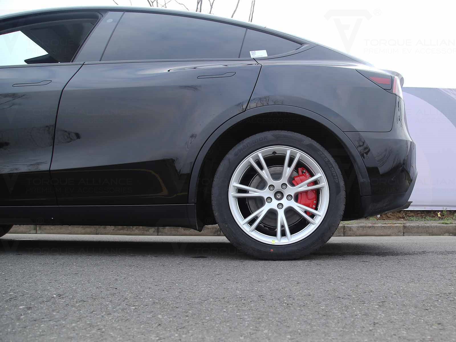 Tesla Model Y: Brake Caliper Cover